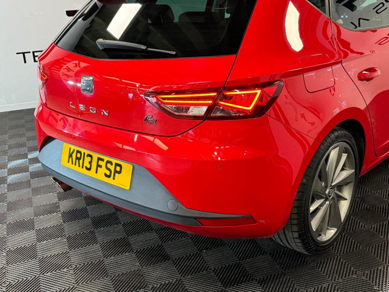 SEAT LEON