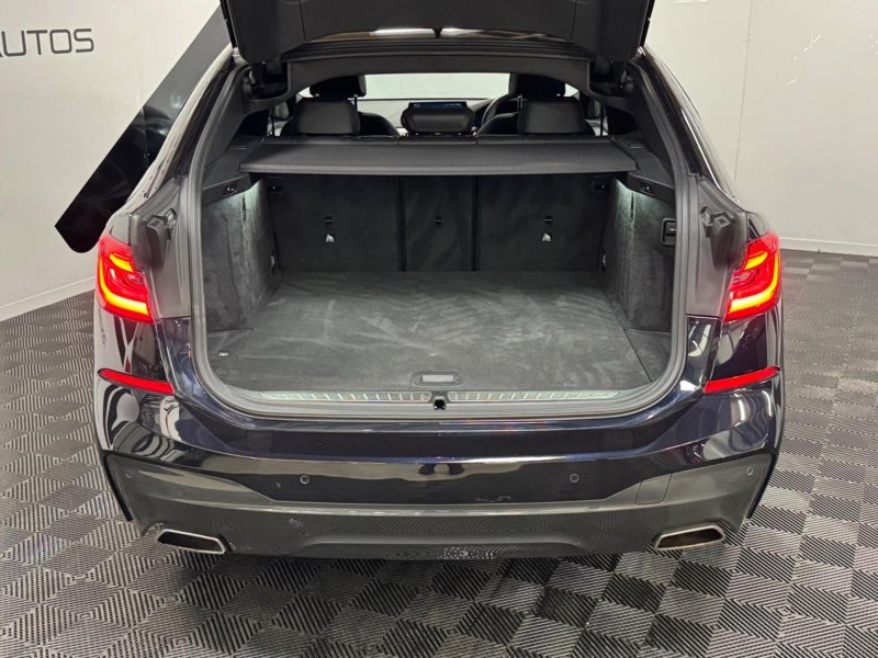 BMW 6 SERIES