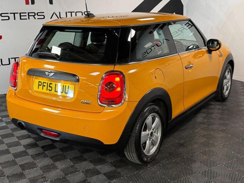 MINI HATCH