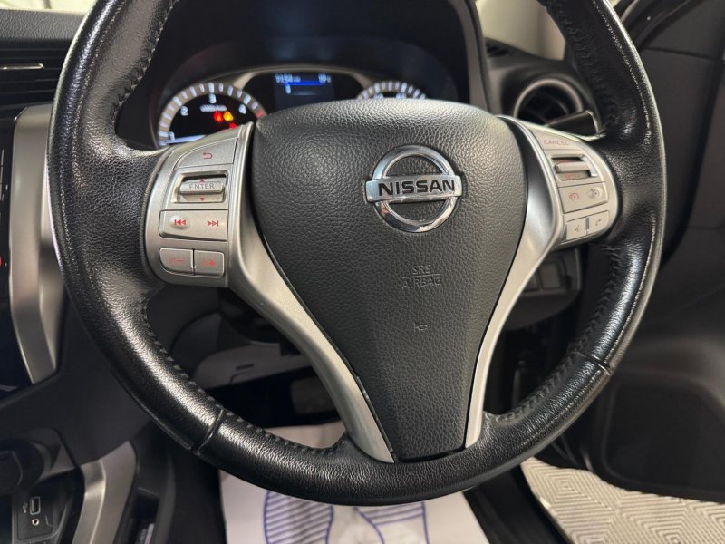 NISSAN NAVARA