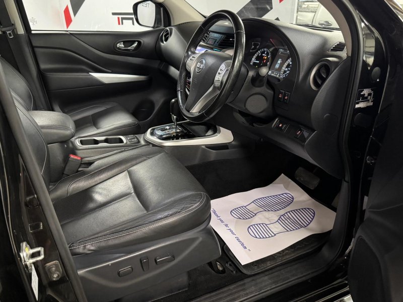 NISSAN NAVARA