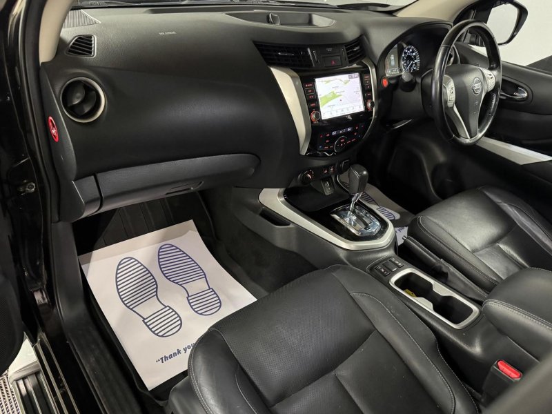 NISSAN NAVARA