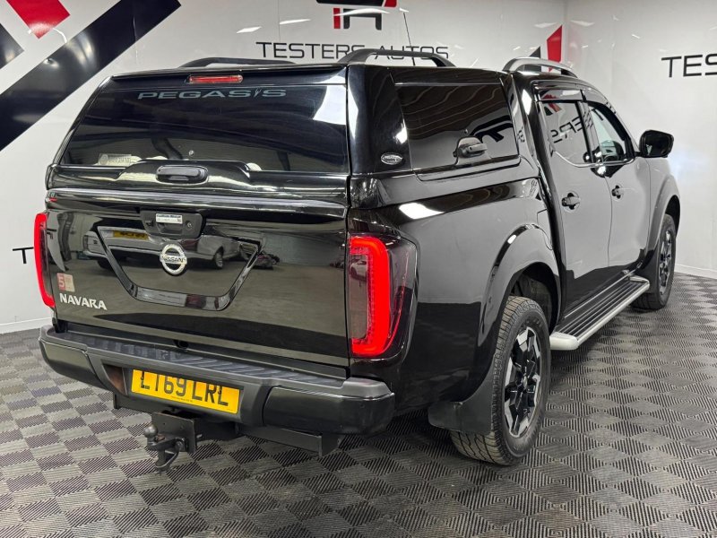 NISSAN NAVARA